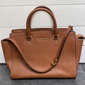 Michael Kors Selma Bag in Luggage